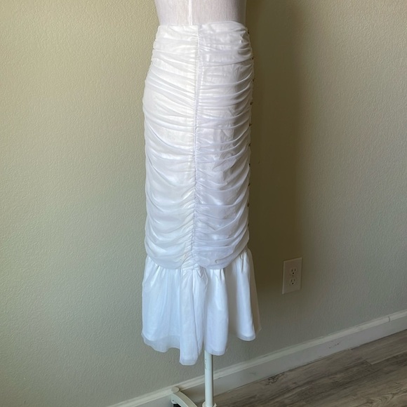 Alamour white ruffle midi skirt size small - Picture 2 of 8